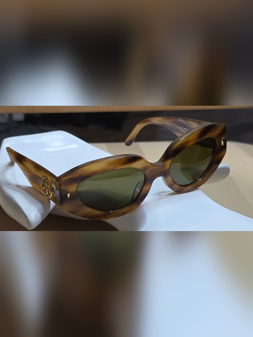 TORY BURCH TORTOISE SUNGLASSES W/ CASE EXCELLENT CONDITION NO SCRATCHES - Picture 3 of 7